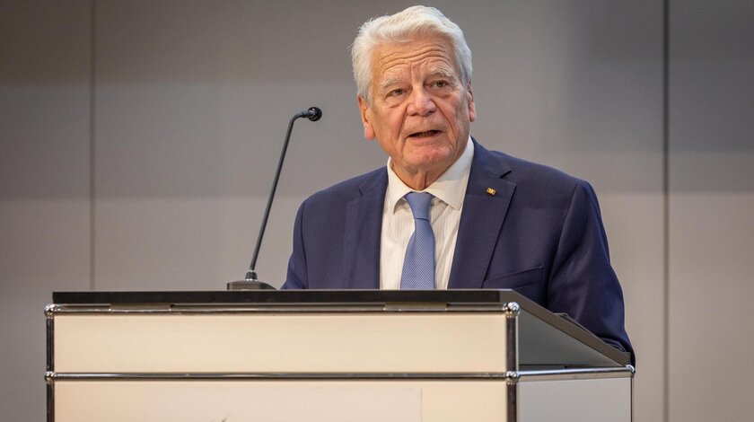 Bundespräsident a.D. Joachim Gauck hält die Dankesrede im Haus Südwestmetall