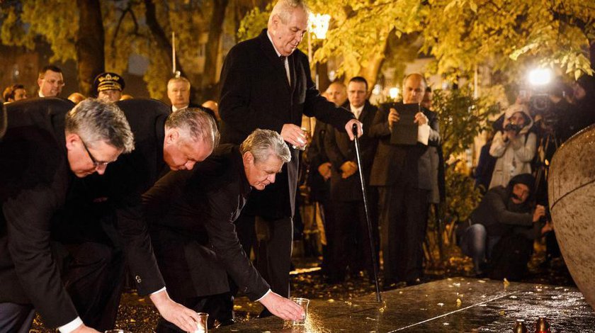 Bundespräsident a.D. Joachim Gauck in Bratislava - ARCHIVBILD