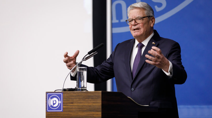 Joachim Gauck am Rednerpult in der Aula der Universität Wien