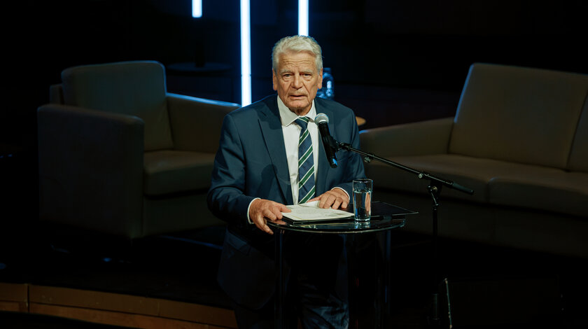 Bundespräsident a.D. Joachim Gauck hält eine Rede in der Kölner Philharmonie