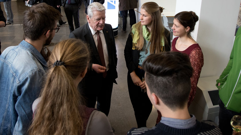 Bundespräsident a.D. Joachim Gauck tauscht sich mit Studierenden in Leipzig aus