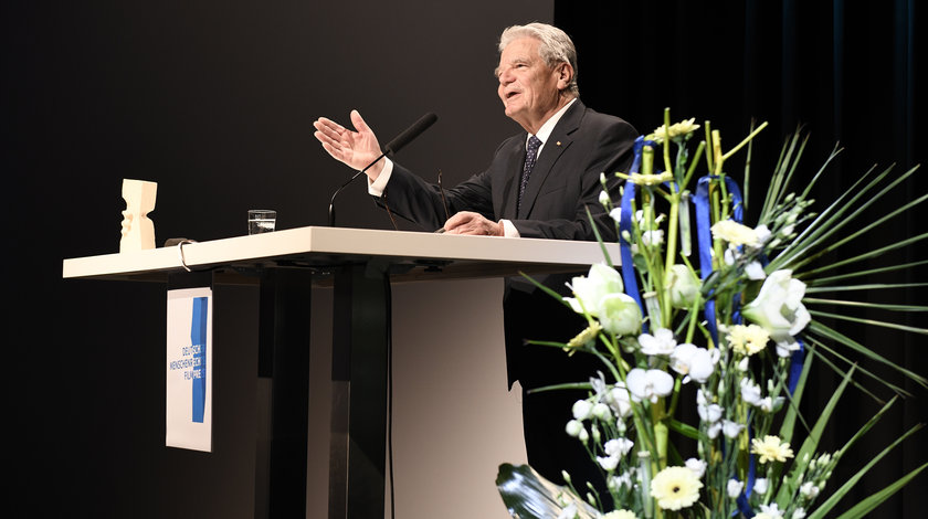 Bundespräsident a.D. Joachim Gauck hält eine Rede in Nürnberg anlässlich der Verleihung des Menschenrechtsfilmpreises