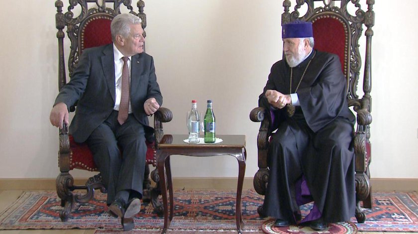 Bundespräsident a.D. Joachim Gauck im Austausch mit S. H. Karekin II., Katholikos Aller Armenier