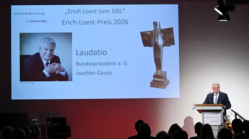 Bundespräsident a.D. Joachim Gauck spricht bei der Verleihung des Erich-Loest-Preises in der Villa Ida