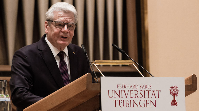 Bundespräsident a.D. Joachim Gauck hält eine Dankesrede an der Eberhard Karls Universität Tübingen
