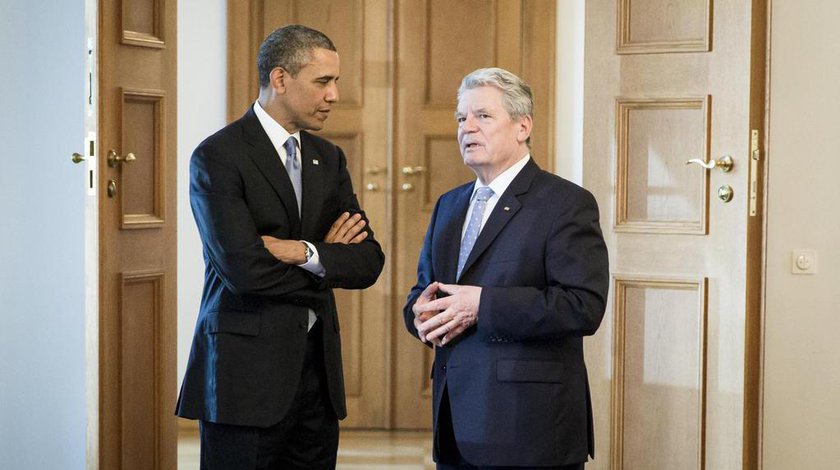 Bundespräsident a.D. Joachim Gauck und Barack Obama - ARCHIVBILD