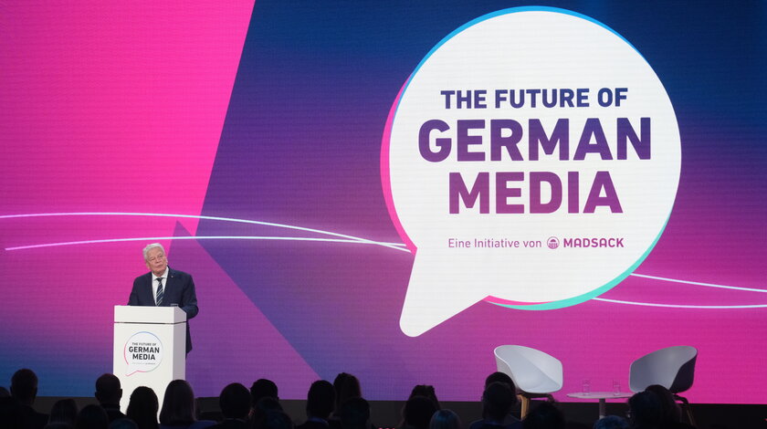 Bundespräsident a.D. Joachim Gauck hält eine Rede in der Alten Druckerei in Hannover