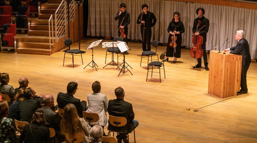 Bundespräsident a.D. Joachim Gauck hält Dankesworte im Pierre Boulez Saal anlässlich der Feier zu seinem 80. Geburtstag in Berlin