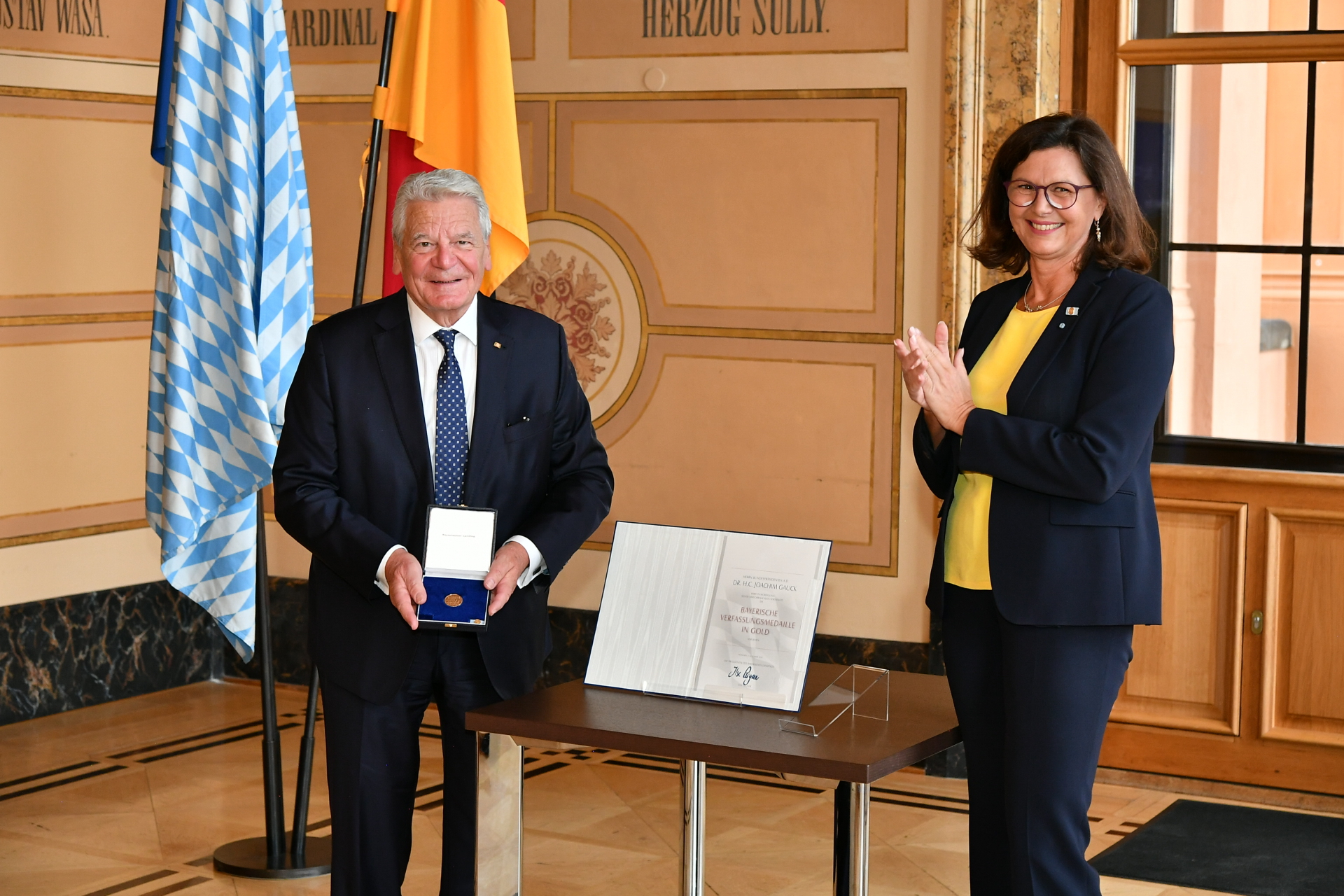 Verleihung der Bayerischen Verfassungsmedaille in Gold und Eröffnung