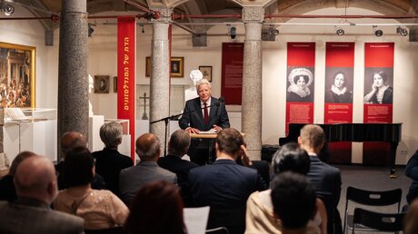 Bundespräsident a.D. Joachim Gauck hält eine Laudatio auf Hartmut Koschyk