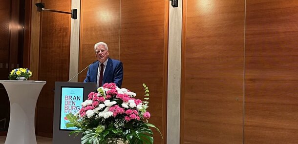 Bundespräsident a.D. Joachim Gauck hält eine Festrede in der Vertretung des Landes Brandenburg beim Bund