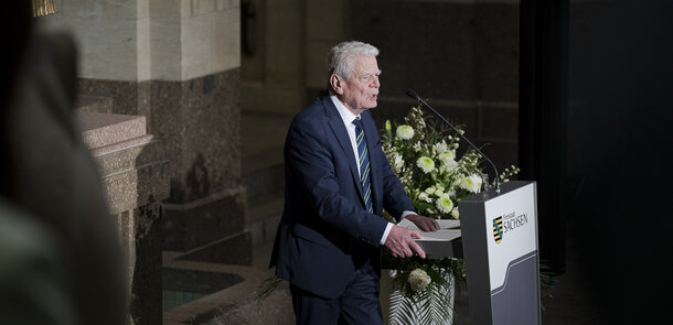 Bundespräsident a.D. Joachim Gauck hält eine Rede in der Sächsischen Staatskanzlei