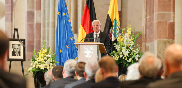 Bundespräsident a.D. Joachim Gauck hält im Kloster Magdeburg für den verstorbenen ehemaligen Ministerpräsidenten von Sachsen-Anhalt, Wolfgang Böhmer, eine Rede