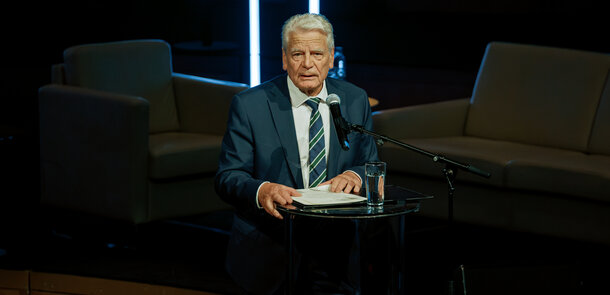 Bundespräsident a.D. Joachim Gauck hält eine Rede in der Kölner Philharmonie