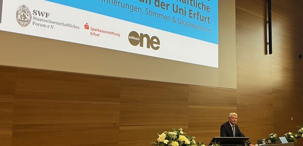 Bundespräsident a.D. Joachim Gauck hält eine Rede an der Universität Erfurt