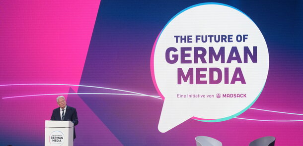 Bundespräsident a.D. Joachim Gauck hält eine Rede in der Alten Druckerei in Hannover